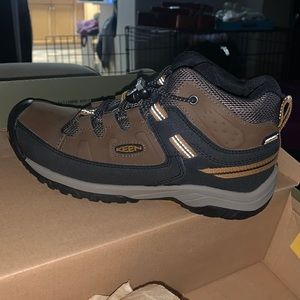Keen hiking boots